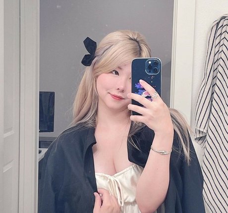 Julia Nakamura hübsche pornostar galerie