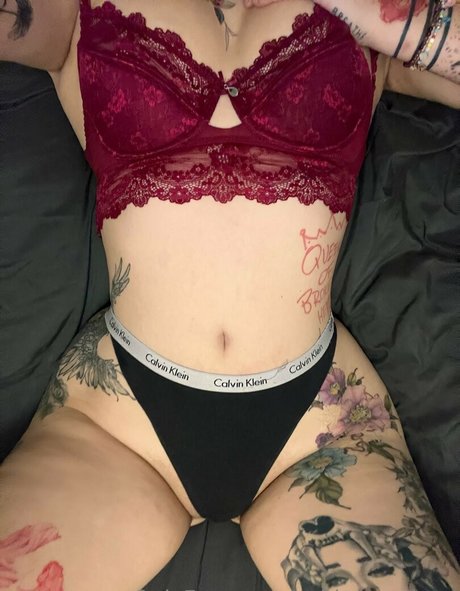 AshleyMarieeGaming pornostar erwachsene bilder