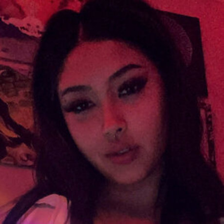 18 teen onlyfans heiße erwachsene bild