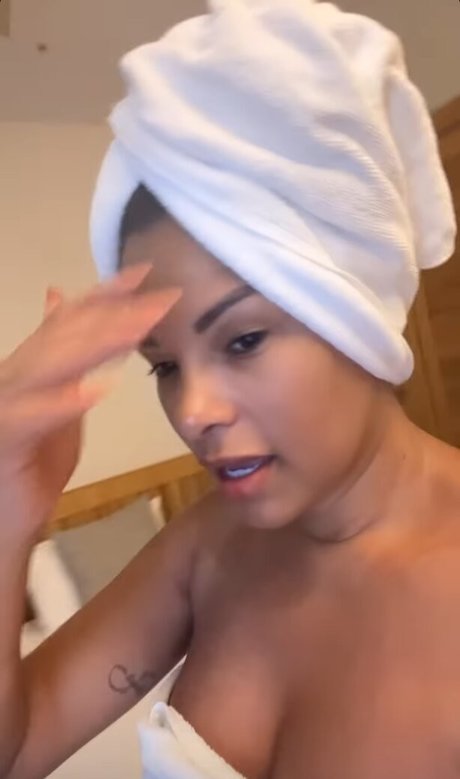 Ariadna Arantes kostenlose pornographische foto