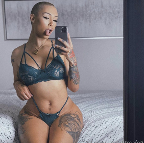 The Fit Mami exklusive pornostar galerie