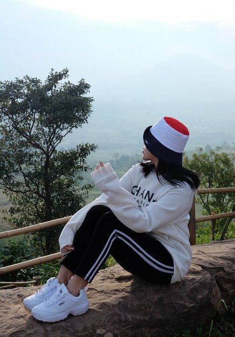 Aungsumalyn beste nackten bilder