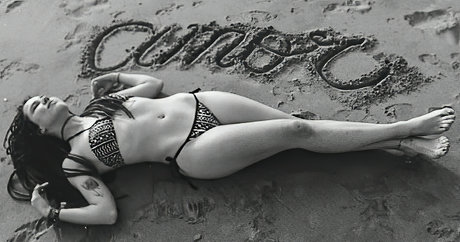 Aysegul Akyuz heiße nackt bild