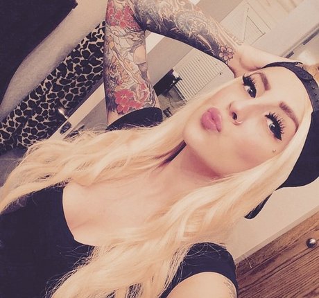 SJ Valenz schauspielerin nacktheit archiv