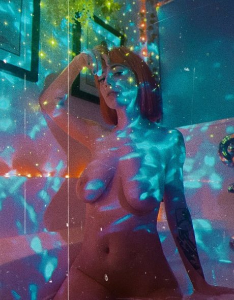 Lauren Van Lom nackt hd bild