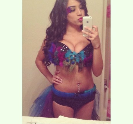 Alexandra Nicole kunst erwachsene galerie