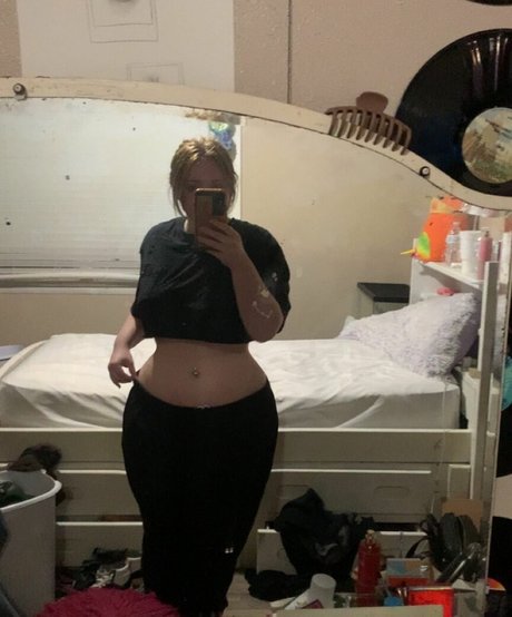 yours___truly___sav1 erotische sexy bilder