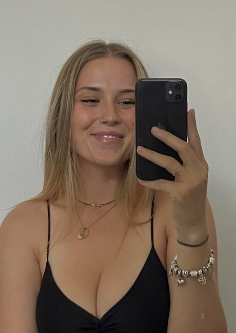 Madisun Sullivan schöne perfekte foto