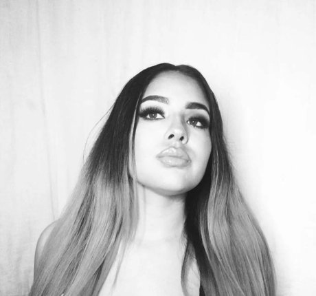 Esmeralda Quintero model nacktheit archiv