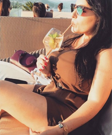 Valeria Vela hübsche akt bilder