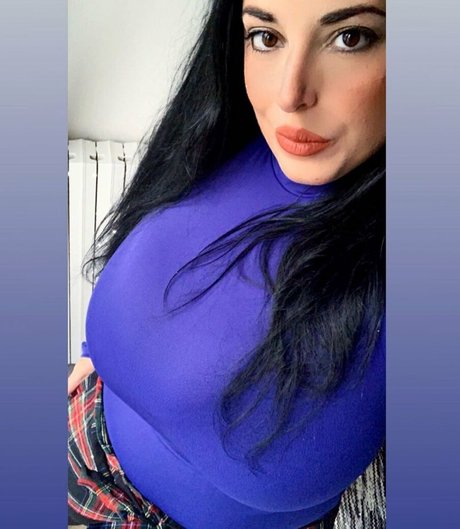 Valeria Vela akt pornostar bilder