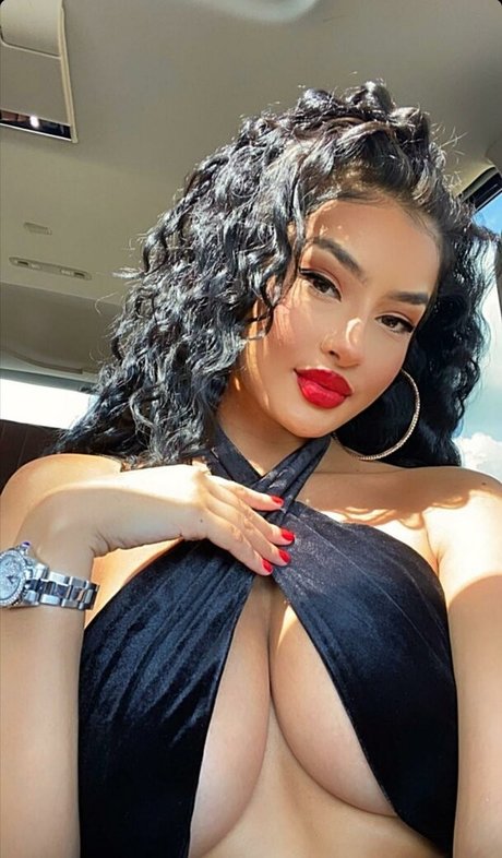 Lucero Crystal nackt schöne archiv