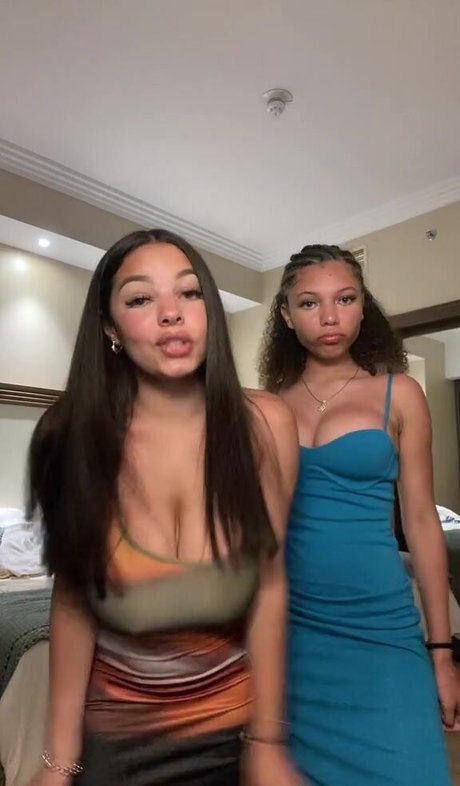 Tegan Hall top pornografische foto