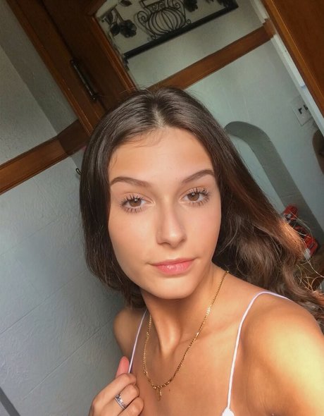 brunettestarbucksaddict model sexy galerien