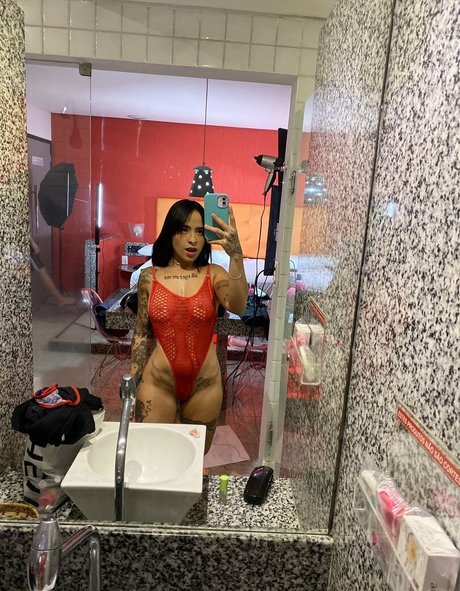 rayanenas__ model xxx galerie