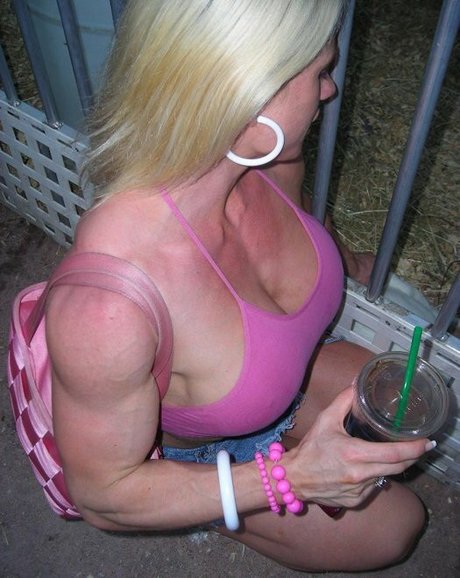 Melissa Dettwiller kunst porno galerie