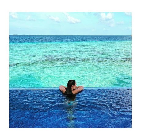 Roberta Carbonari Muzy perfekte akt bild