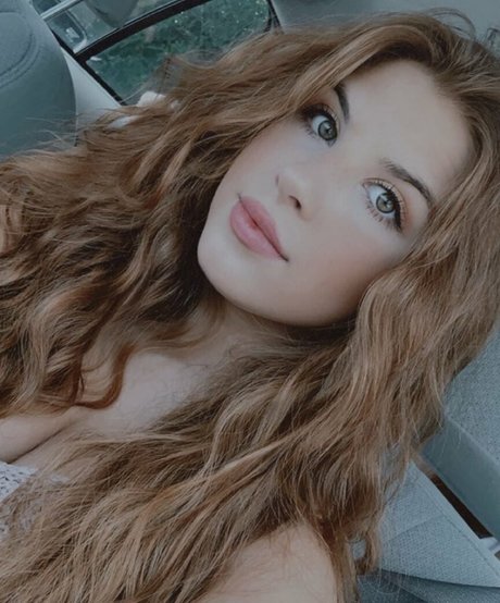 Samantha Vicha model xxx bild