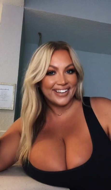 Hayden Buchko exklusive fotos