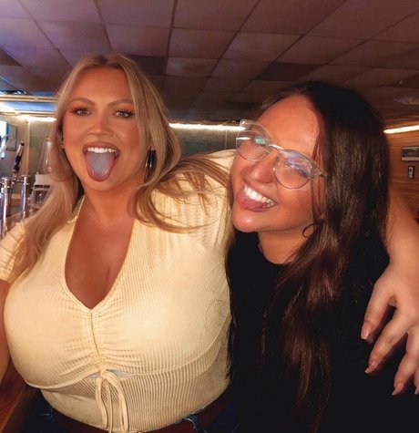 Hayden Buchko heiße nette archiv