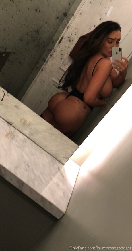 dünne ebenholz-onlyfans porno hübsche bilder