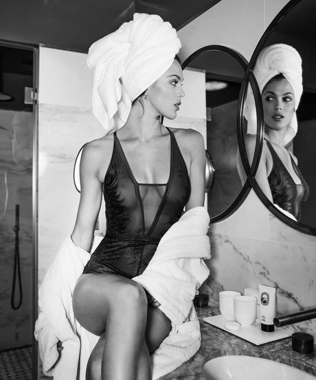 Iris Mittenaere heiße porno bilder