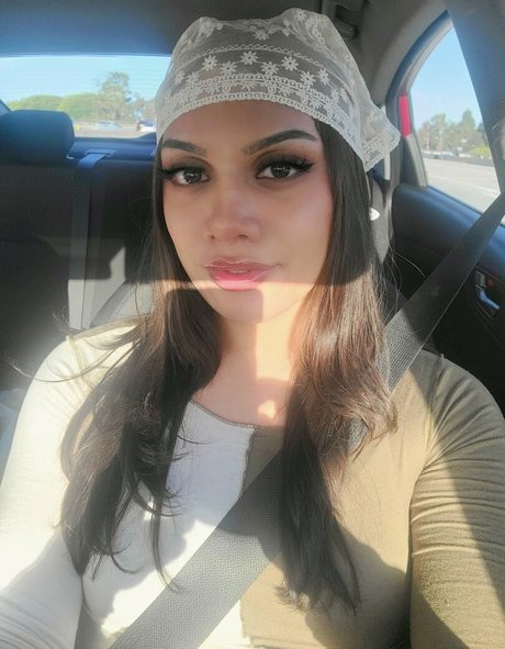 Mina Sin erwachsene pornostar bilder