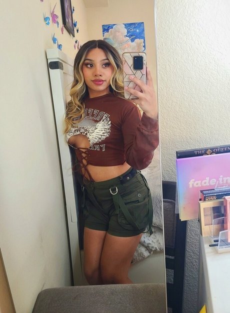 Mina Sin top nackte bilder