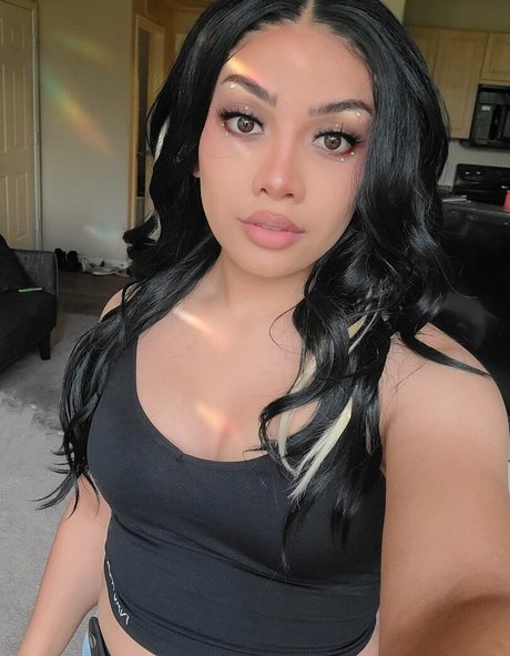 Mina Sin model kostenlose archiv