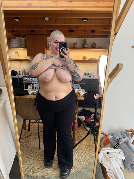 SugarSweetMeat top nackte bild