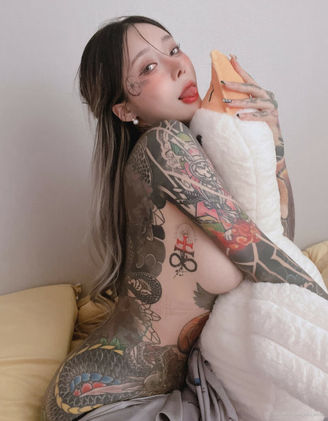 Yoko schöne pornografische galerien