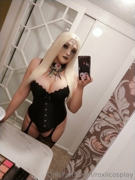 Roxii Cosplay schauspielerin porno galerie