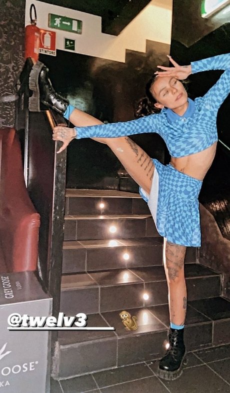 Twelv3 erotische akt foto