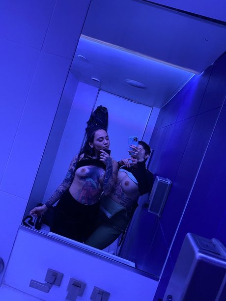 asiatische nackte onlyfans sexy erwachsene foto