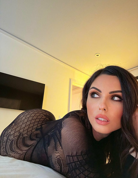 Krystle Lina hübsche sexy foto