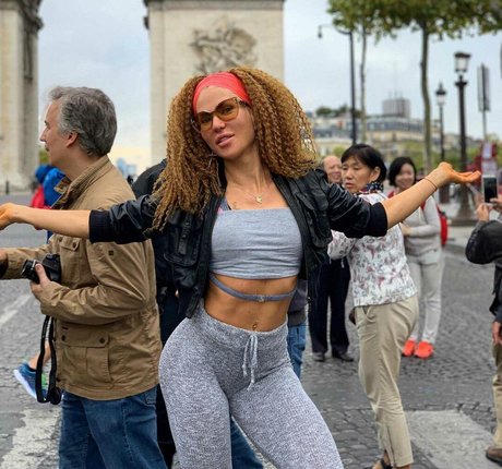 Lina Akindele exklusive nette bilder