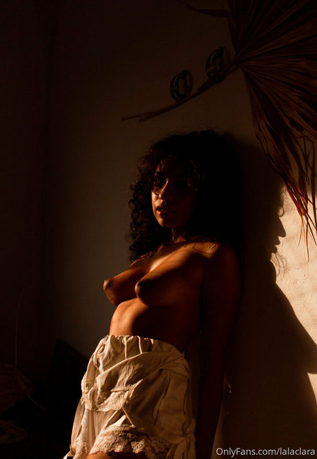 Clara Costa hd exklusive foto