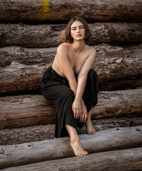 Anna Tauber exklusive akt galerie