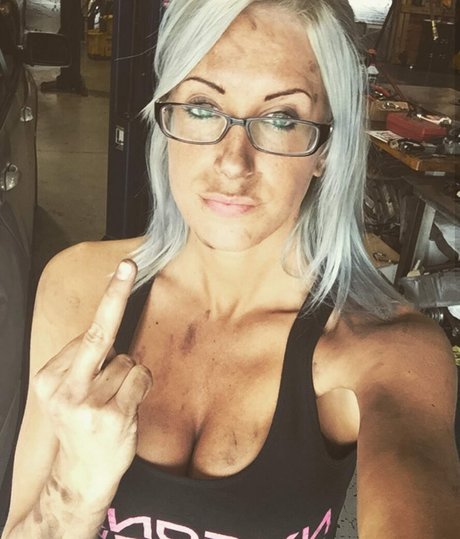 Malorie Woods perfekte nackte archiv