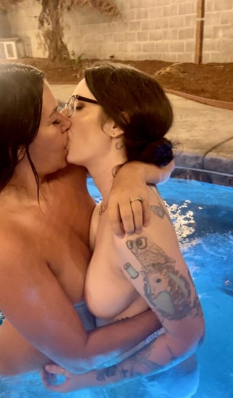 großer schwanz trans-onlyfans heiße nacktheit archiv