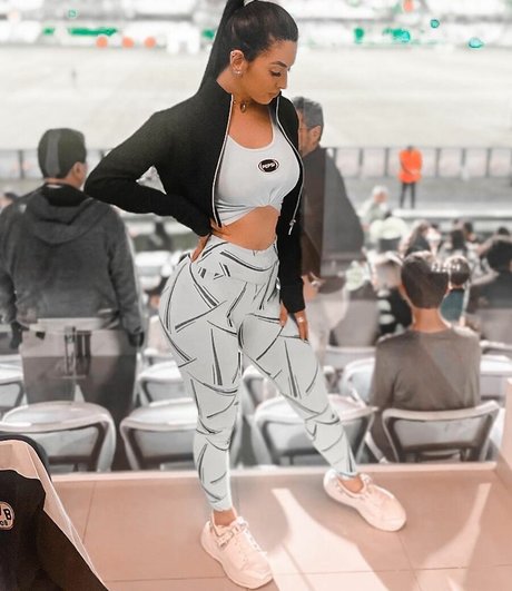 Sabrina Raissa schöne akt foto