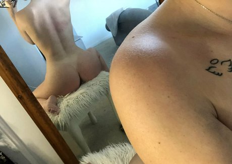 berühmte onlyfans heiße nackt bild