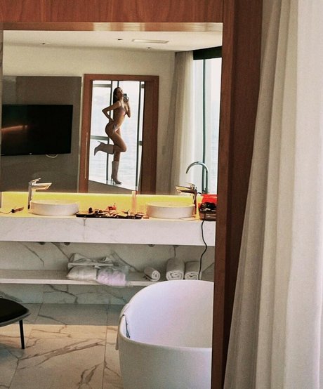 Anna Cangussu kostenlose nackt foto