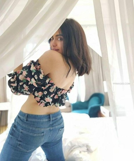 Adah Sharma top sex archiv