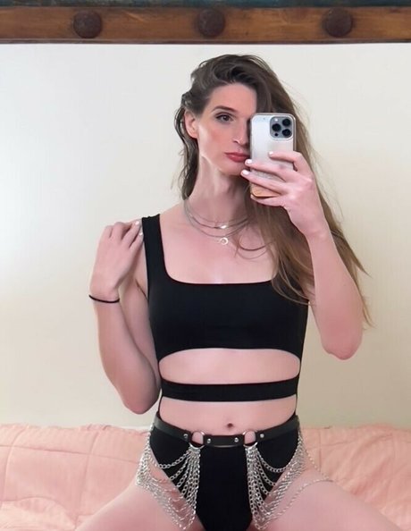 ALesserDeity freie erotische fotos