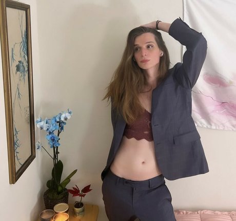 ALesserDeity sexy porno galerie