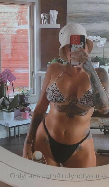 Yasmin Braga kunst hd fotos