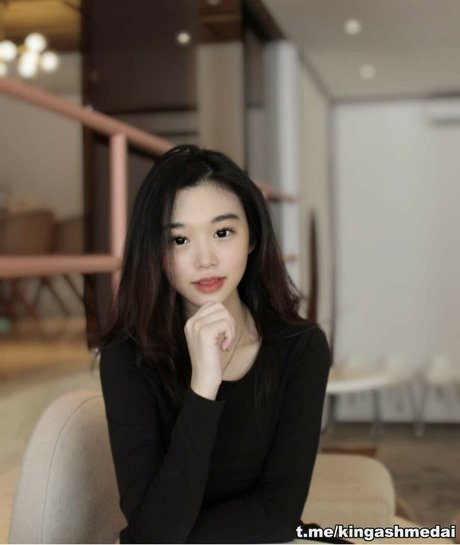 Livy Renata hübsche nackten fotos