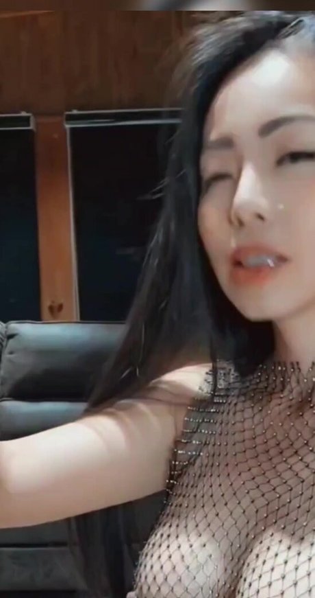 tan onlyfans sexy top bilder