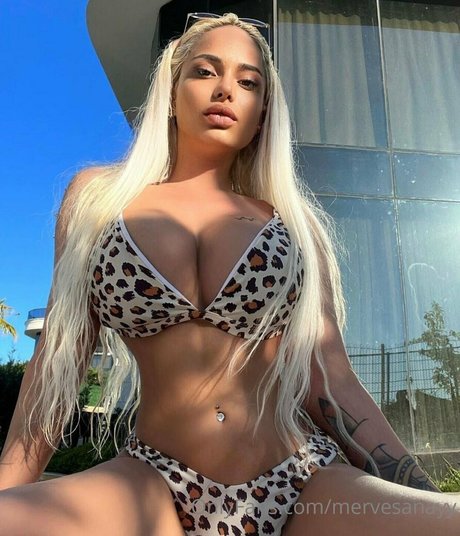 Merve Sanay hübsche erotische bild